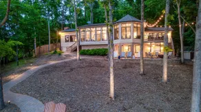 Luxury Secluded Lake Home King Beach Views Dock - Image 3