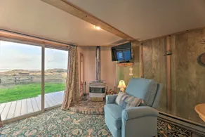 Sanderling Sea Cottages, Unit 2: Walk to Coast! - Image 4