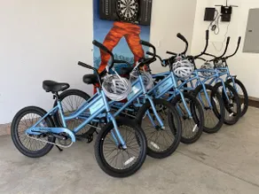 Sleeps 28 | Bikes | Pool/Spa | Garage | 619/623 - Image 2