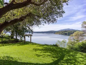Luxe Beachfront, Hot Tub, Kayaking, Walk to Town - Image 4