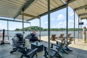 Hot Tub & Dock! Group Getaway in Lake Ozark - Image 2