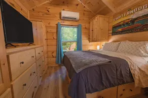 Celina Cabin Private Spa, Firepit, wooded retreat - Image 3