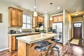 Portland Home w/ Private Hot Tub: 9 Mi to Downtown - Image 4