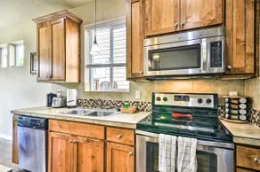 Portland Home w/ Private Hot Tub: 9 Mi to Downtown - Image 5