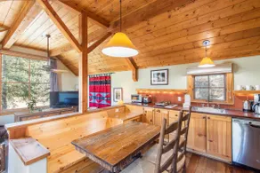 Upper Hollow Pines Cottage-Walking Distance to Sundance Resort - Image 4