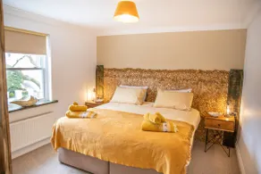 Sandbanks. The Beach House Apartments, central, parking and walk to the beach - Image 3