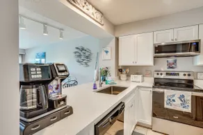 St Helena Island Condo - 1/2 Mi to Beach - Image 5