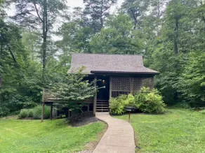 Private Hocking Hills Cabin w/ Hot Tub, Deck, Loft - Image 2