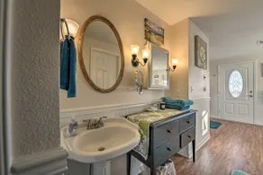 ‘Eagles View’ Condo in Ocean Shores w/ 3 Balconies - Image 5
