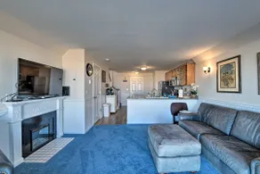 ‘Eagles View’ Condo in Ocean Shores w/ 3 Balconies - Image 3