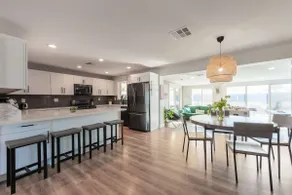Cozy 3BD Hikers Retreat with Pool & Game Room - Image 4