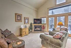 10 Mi to Breckenridge: Townhome w/ Hot Tub & Deck! - Image 5