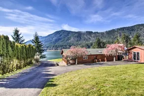 Lakefront Eatonville Cabin w/ Dock & Mtn Views! - Image 3