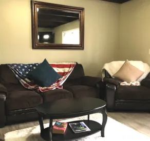 Grandma's House: Large Home. 10% Off Tours! - Image 5