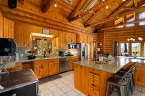 Gemini Lodge- Spacious Log Home Retreat - Image 5