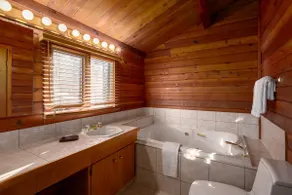 Creekside Cabin - Image 5