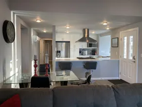 Luxurious Penthouse with Bay View in Old Town Tacoma - Image 5