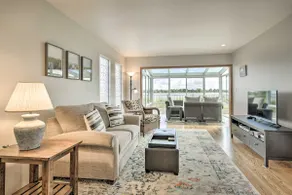 Ideally Located San Francisco Bay Home w/ Sunroom! - Image 5