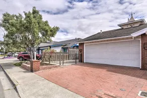 Ideally Located San Francisco Bay Home w/ Sunroom! - Image 3