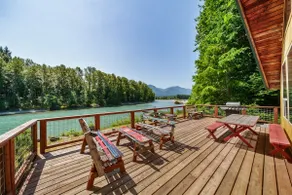 `Cowlitz River Cabin` | Riverside, Yard, AC, EV - Image 2