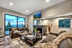Stay Like Royalty at the Blue Diamond Lodge LX11 - Image 2