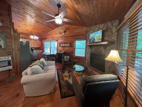 Private Hot Tub! ‘Cherry Beary Den’ in Blue Ridge - Image 5