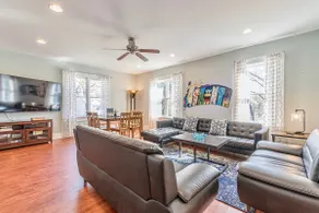 Huge Duplex Home with 9 bedrooms! - Image 2