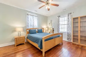 Huge Duplex Home with 9 bedrooms! - Image 3