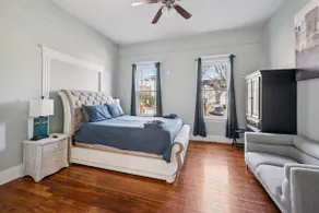 Huge Duplex Home with 9 bedrooms! - Image 4