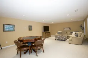 Pet Friendly Home With 8 Full-Size Beds on Idlewild - Image 5