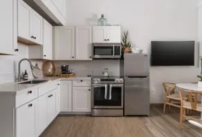 The Beach Loft- Private, Remodeled, Walkable! - Image 3