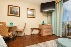 *Free Parking*10 Min to Beach* - Image 4