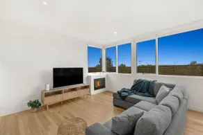 Torquay Point Panoramic Ocean and Golf Course View - Image 2