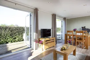 Whileaway Lodge, Hot Tub, Parking - Image 5