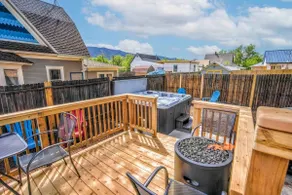 The Vibrant Victorian Hot Tub & Fire Pit in OCC - Image 3