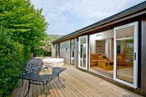 Amber Lodge - Hot Tub - Free Parking & WiFi - Image 5