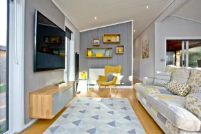 Nyland Lodge, Hot Tub - Fireplace- Free WiFi & Parking - Image 2