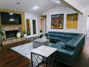 Colony Home for Family Groups - Patio, Workspace - Image 3