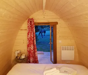 Pod 2P - common bathroom - Image 2