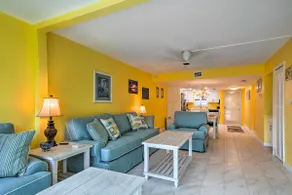 Cheery Condo with Pool Access: 3 Miles to Beach! - Image 5