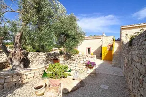 Casa Farlisa, antico baglio con piscina - Image 3