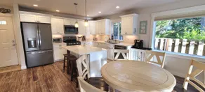 Charming Private Retreat Near Beaches/Fully Fenced - Image 4