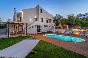 Appartement adapté aux familles avec piscine privée, jardin et barbecue | Vue piscine | Avec animaux acceptés - Image 2