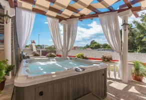Villa Ancora for 10+2 guests, No.2 with jacuzzi and heated pool - Image 4