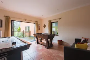 Honeywood Lodge by Bloom Stays - Image 5