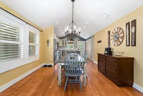 Allies Spot | 2/2 Cottage | 1 King, 1 Queen | Outdoor Hanging Bed | Dogs Allowed w/Fee - Image 2