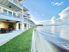 Dolphin Watch: Lovely Waterfront Unit with Kayaks! - Image 2