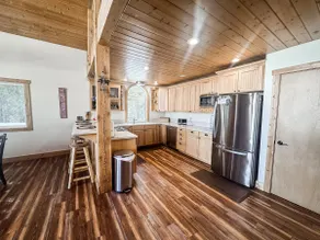 Peaceful Cabin Retreat Hot Tub, AC, Pet Friendly - Image 3