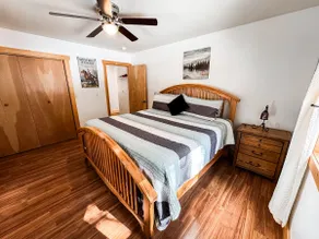 Peaceful Cabin Retreat Hot Tub, AC, Pet Friendly - Image 4