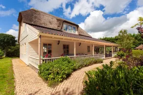 13P 5B Beautiful villa with Pool and Jacuzzi - Image 5